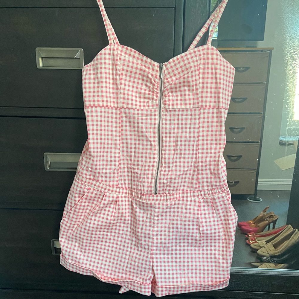 Divided by H&M pink plaid jumper with pockets size 10